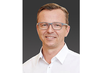 Prof. Dr. med. Robert Hube，Head of the Center of Joint Replacement of Charité – Universitätsmedizin Berlin